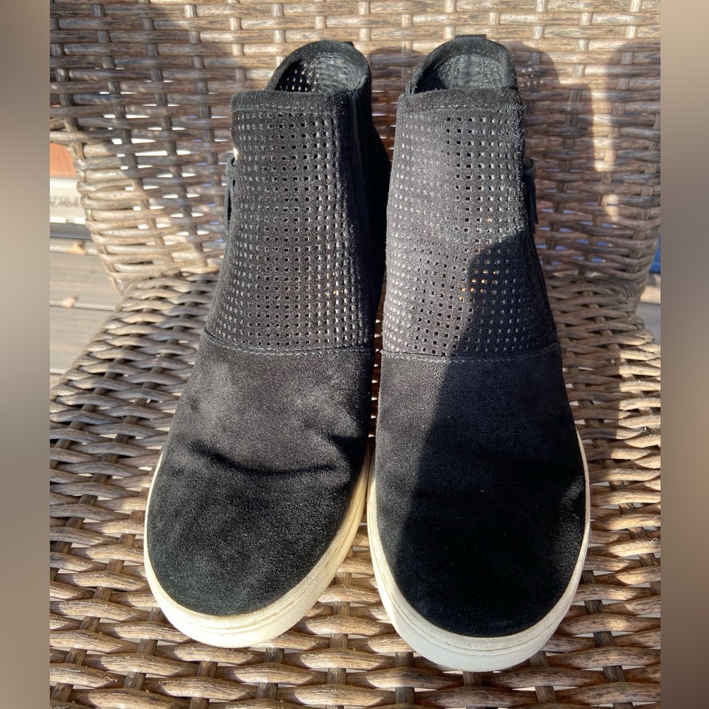 Sofft black suede leather perforated wedge platform bootie Sz 10M - Picture 2 of 11